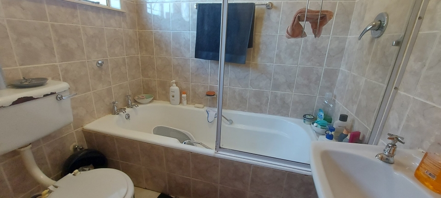 3 Bedroom Property for Sale in Wilgehof Free State